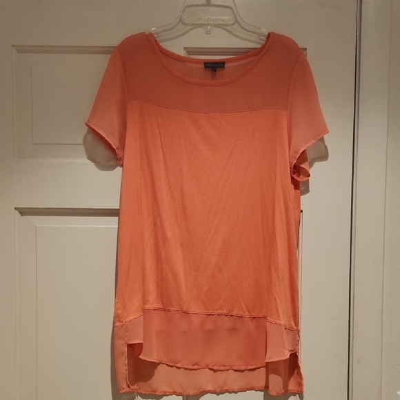 Vince Camuto Tops - Vince Camuto Creamsickle Colored Short-Sleeve Blouse Women's M